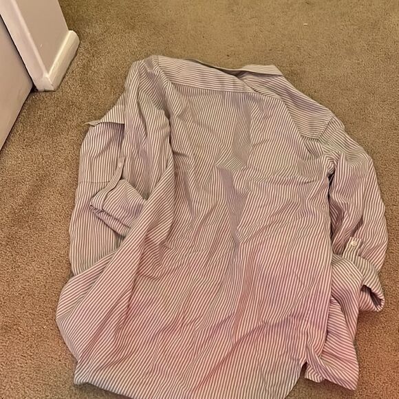 Aritzia Buttondown XXS NWT - Picture 4 of 4